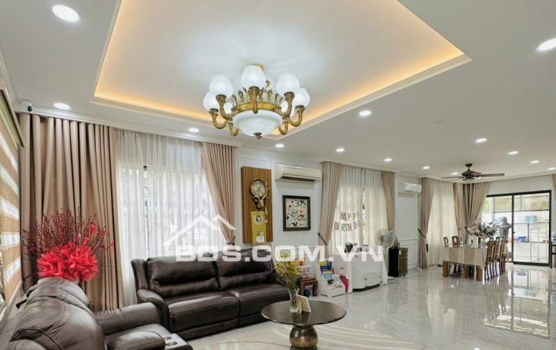 Bán Biệt Thự Đường Tô Ngọc Vân Tp Thủ Đức, 200m2, Chỉ hơn 16 tỷ, VÀO Ở NGAY, 2 Mặt Tiền Đường RỘNG Hơn 10m